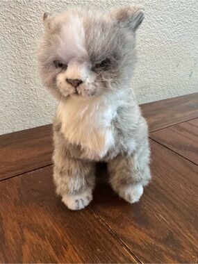 Hansa Creation "Kitten Jacquard Sitting" plush toy, realistic gray & white fur